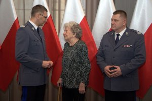 uroczystość odznaczenia Pani marii Czernek Złotym Medalem za Zasługi dla Policji