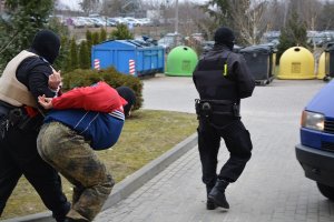 policjanci w trakcie kursu