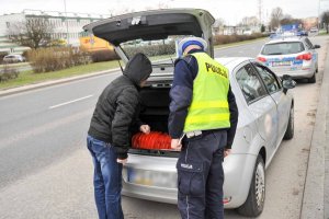 działania pn. „Nauka Jazdy”- kontrole pojazdów uczestniczących w szkoleniu, ich stan techniczny oraz obowiązkowe wyposażenie