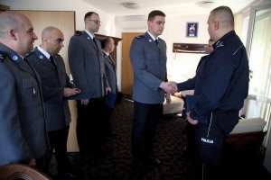 Policjanci ze Żnina wyróżnieni medalem &quot;Pomagajmy sobie wzajemnie&quot; za uratowanie 27-latka