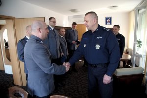 Policjanci ze Żnina wyróżnieni medalem &quot;Pomagajmy sobie wzajemnie&quot; za uratowanie 27-latka