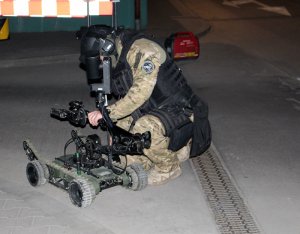 Uzbrojeni terroryści wtargnęli do Centrum Handlowego - ćwiczenia służb