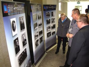 Obchody 77. rocznicy Zbrodni Katyńskiej przed Grobem Policjanta Polskiego