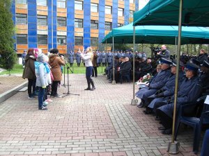 Obchody 77. rocznicy Zbrodni Katyńskiej przed Grobem Policjanta Polskiego