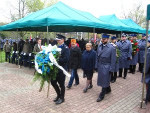 Obchody 77. rocznicy Zbrodni Katyńskiej przed Grobem Policjanta Polskiego