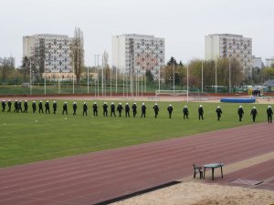 Ćwiczenia policjantów na obiektach sportowych