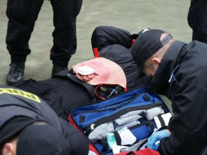 Ćwiczenia policjantów na obiektach sportowych