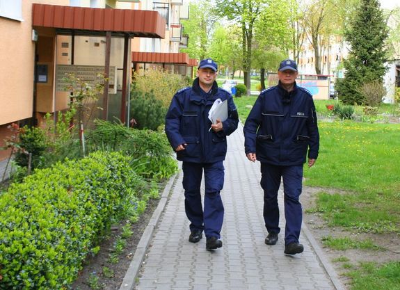 Policjanci z bydgoskich Wyżyn na rzecz seniorów w ramach programu „Dzielnicowy bliżej nas”