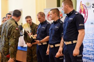 Policjanci na zawodach Inspektorów Ruchu Drogowego ŻW