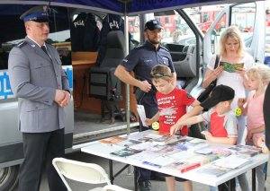 Policjanci włączyli się w akcję „Nocna Jazda Ratowników dla Oliwki”