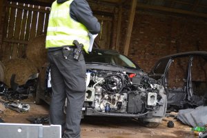 Policjanci zlikwidowali dziuplę samochodową