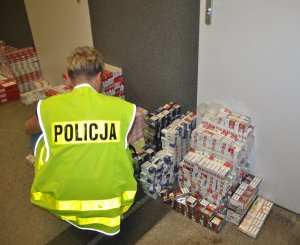 zabezpieczone przez policjantów papierosy