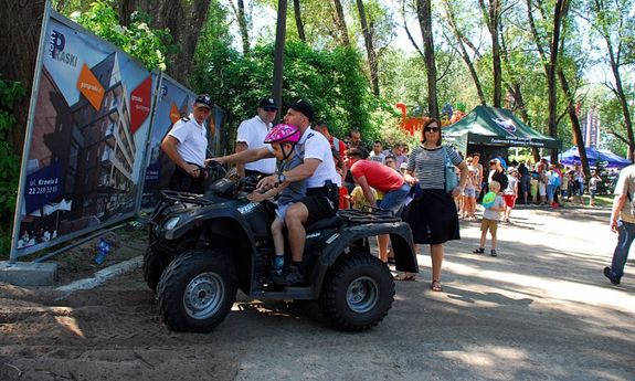 Tłumy na festynie w komisariacie rzecznym