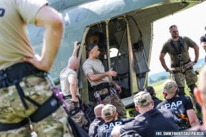 Antyterroryści z całego kraju ćwiczą w Kielcach