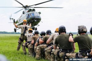 Antyterroryści z całego kraju ćwiczą w Kielcach