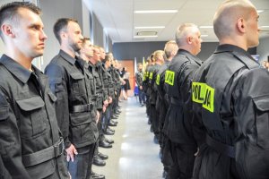 Ślubowanie nowo przyjętych policjantów