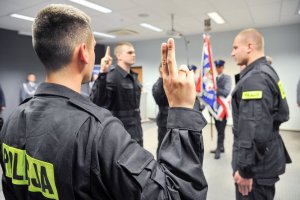 Ślubowanie nowo przyjętych policjantów