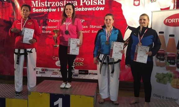 legnicka policjantka st. post. Wioletta Hanisch na podium