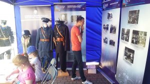 Biuro Historii i Tradycji Policji KGP na największym w Polsce spotkaniu kolekcjonerów i pasjonatów
