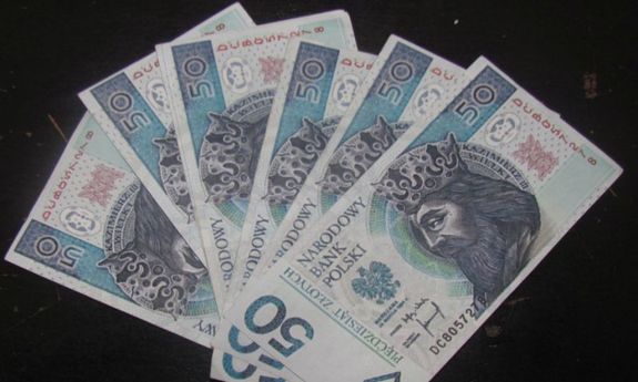 Część z zabezpieczonych podrobionych banknotów