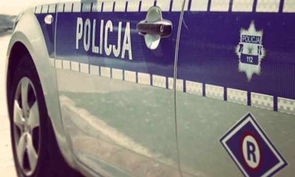 Napis policja na radiowozie