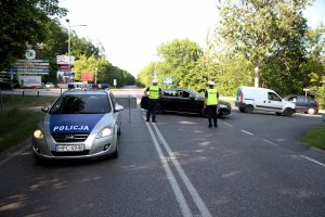 policjanci zabezpieczają mecz