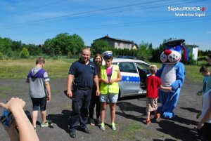 spotkanie policjantów z wychowankami ośrodka rewalidacyjno - wychowawczego, z dziećmi dotkniętymi autyzmem