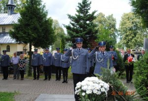 Uroczystość na cmentarzu w 19. rocznicę śmierci gen. Marka Papały