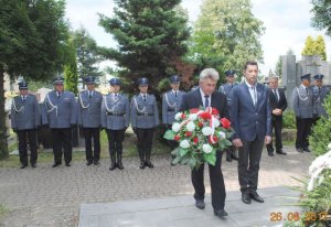 Uroczystość na cmentarzu w 19. rocznicę śmierci gen. Marka Papały