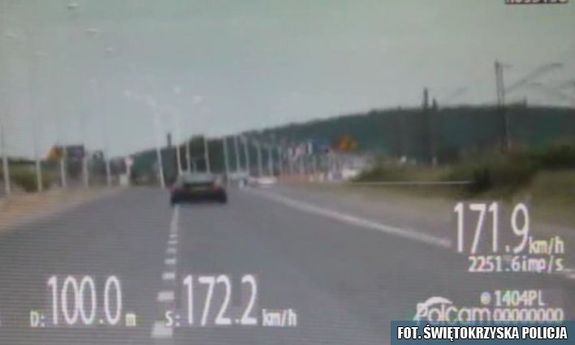 Jechał 172 km/h bo &quot;lubi się ścigać&quot;