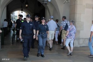 Włoscy policjanci patrolują ulice polskich miast