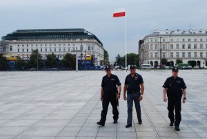 Włoscy policjanci patrolują ulice polskich miast