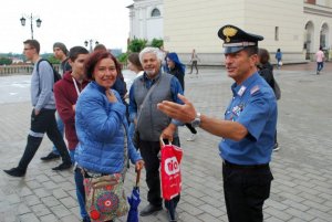 Włoscy policjanci patrolują ulice polskich miast