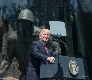 Policyjne zabezpieczenie wizyty prezydenta USA w Warszawie i Szczytu Inicjatywy Trójmorza