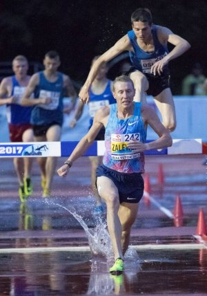 zawodnicy w trakcie biegu