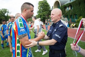 Reprezentacja hiszpańskiej Policji w piłkę nożną na Centralnych Obchodach Święta Policji