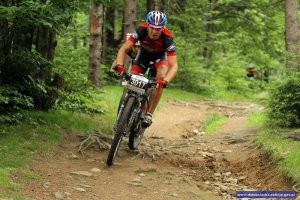 Policjant z dzierżoniowskiej komendy na Bike Maraton Bielawa