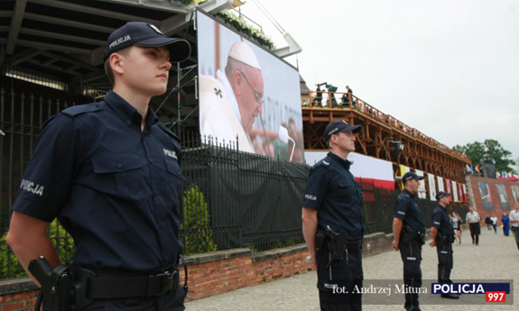 Policjanci zabezpieczający ŚDM