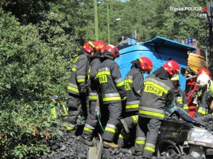 Policjanci wyjaśniają okoliczności tragedii na drodze