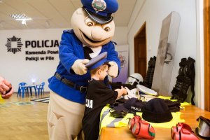 6–letni Adaś w Komendzie Powiatowej Policji w Pile