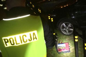 policjant i podejrzany bagaż