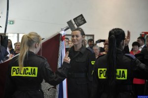 ślubowanie nowo przyjętych policjantów