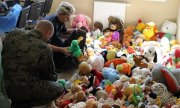 Policjanci oraz pracownicy cywilni z Międzyrzecza zebrali zabawki i artykuły szkolne