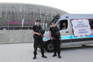 Policjanci zabezpieczają Eurovolley Poland 2017