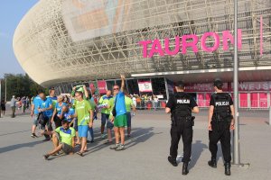 Policjanci zabezpieczają Eurovolley Poland 2017