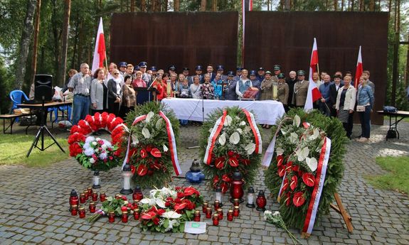 17 rocznica otwarcia Polskiego Cmentarza Wojennego w Miednoje