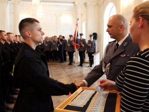 Ślubowanie nowo przyjętych policjantów