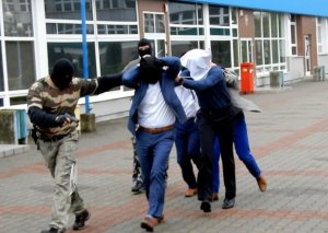 Wspólne ćwiczenia policjantów i służby ochrony Anwil-u