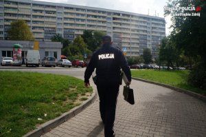 Dzielnicowi wspólnie z listonoszami ostrzegają przed fałszywymi policjantami!