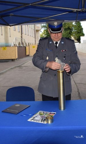 uroczystość wmurowania aktu erekcyjnego pod budowę akademika w Szkole Policji w Pile